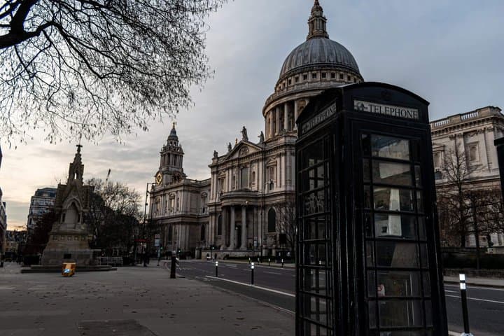 London Walking Tour: Explore Top Sights & Hidden Gems