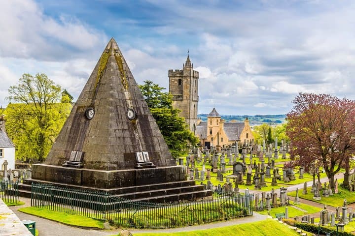 Stirling Castle and Old Town Ticket Included Tour