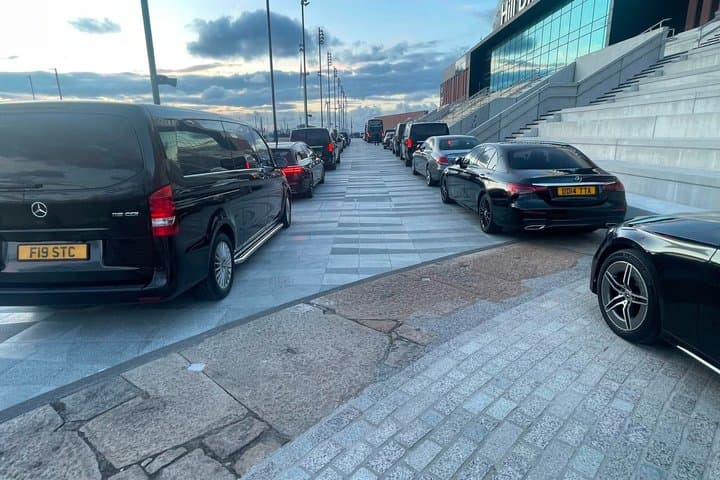 Liverpool Airport Hotel and Anfield Transfer for Seven Passengers
