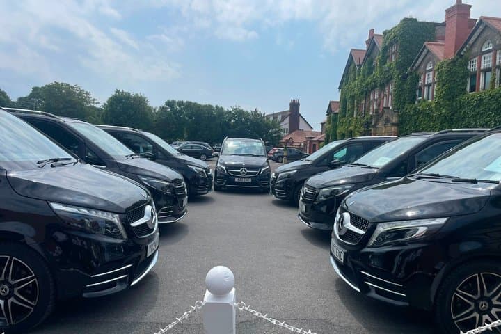 Liverpool Airport Hotel and Anfield Transfer for Seven Passengers