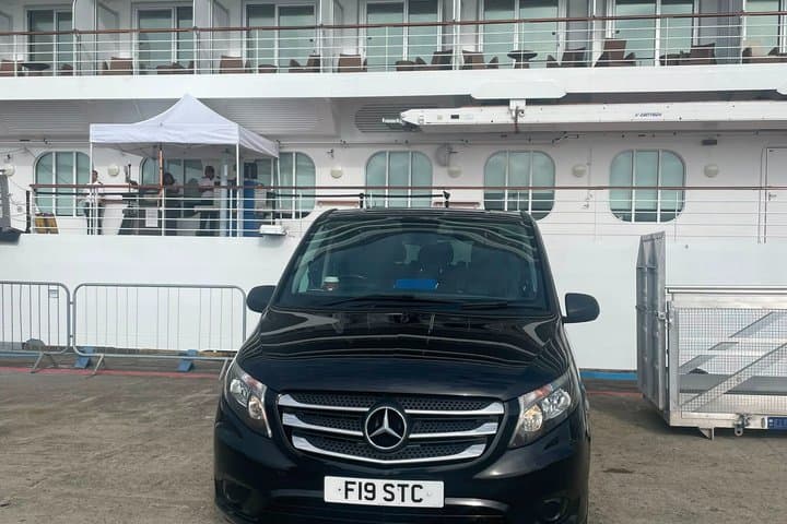 Liverpool Airport Hotel and Anfield Transfer for Seven Passengers