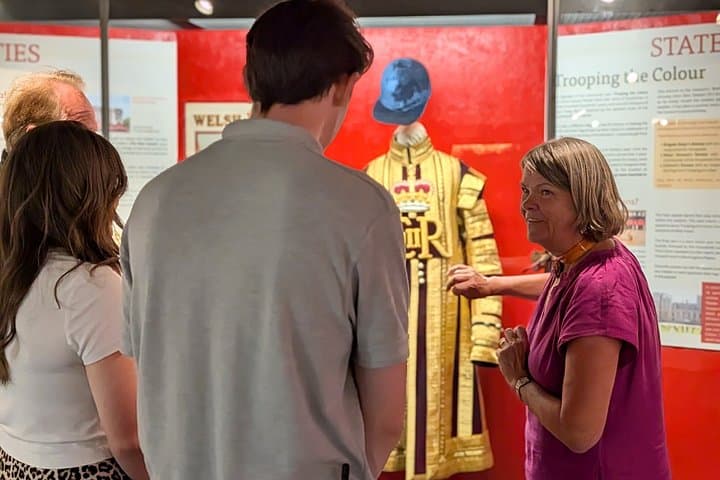 Guards Museum Ceremonial Tour with Uniforms Experience