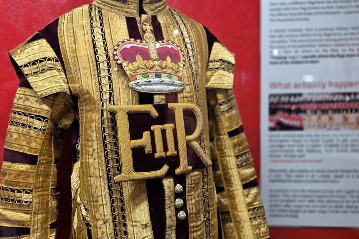 Guards Museum Ceremonial Tour with Uniforms Experience
