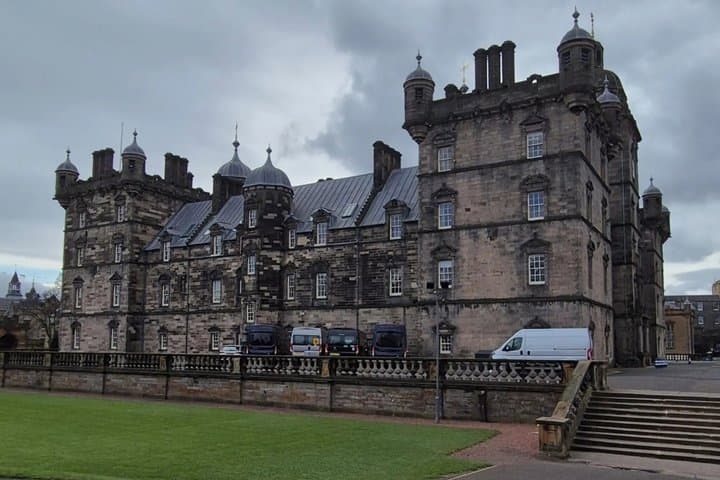 Edinburgh True Crime Audio Tour with A Former Detective