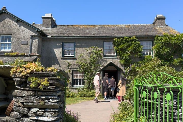Beatrix Potter's Tour from Oxenholme Including Lake Cruise
