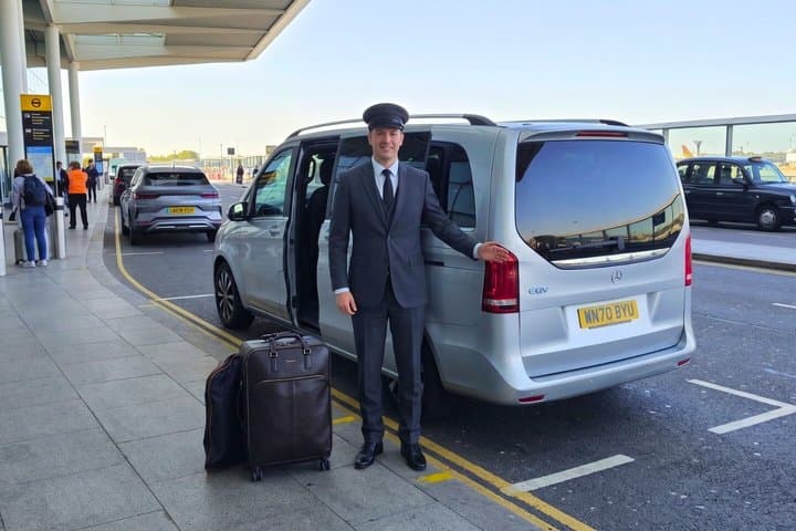 London Heathrow Airport Private Transfer – Arrival or Departure