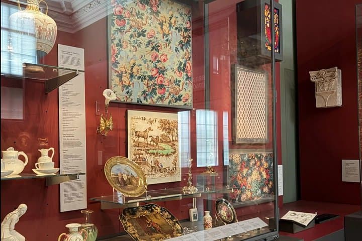 Victoria and Albert Museum Audio Guide: A Director's War on Taste