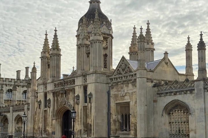 Wren to Waterhouse: A Self-Guided Cambridge Tour