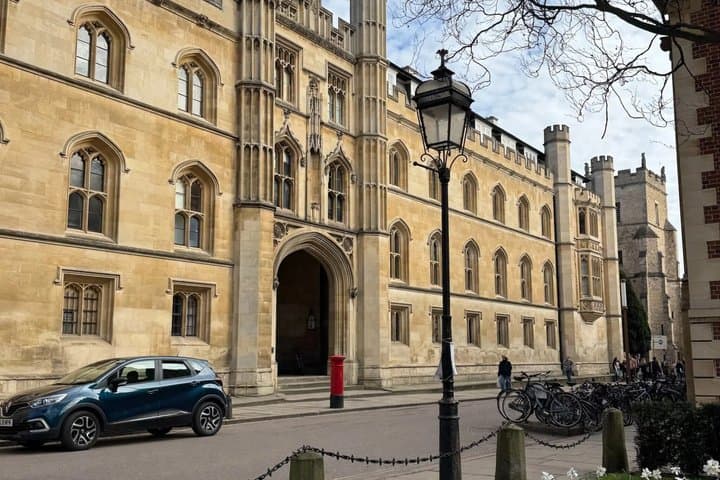 Wren to Waterhouse: A Self-Guided Cambridge Tour