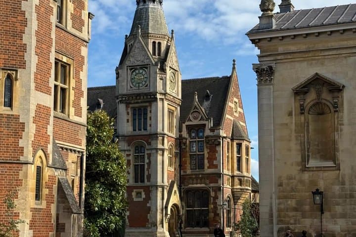 Wren to Waterhouse: A Self-Guided Cambridge Tour
