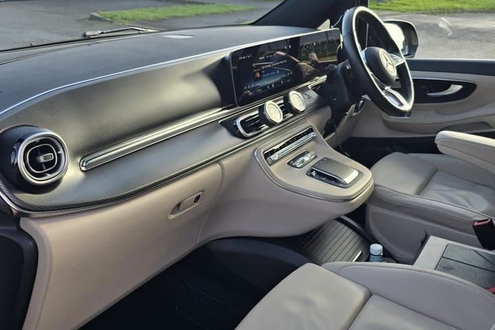 Private Southampton to Heathrow Transfer (Optional Sightseeing)