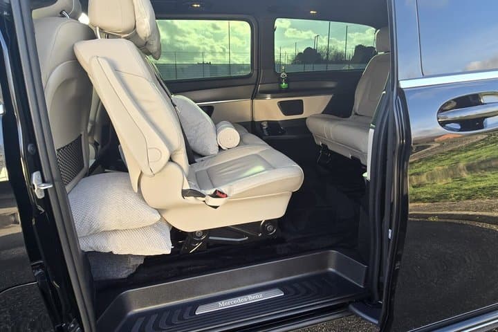 Private Southampton to Heathrow Transfer (Optional Sightseeing)