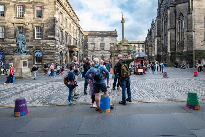 Edinburgh Movie and TV Locations Walking Tour with Outlander