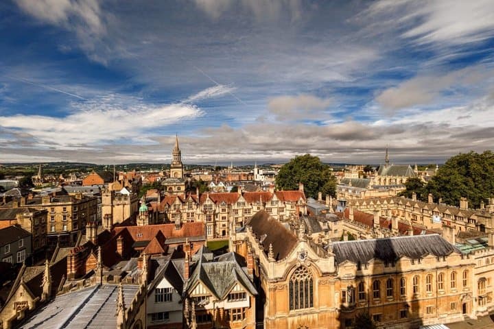 Oxford One Day Tour Experience with Lunch and Guide