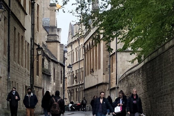 Oxford One Day Tour Experience with Lunch and Guide