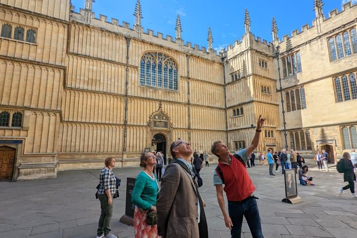 Oxford One Day Tour Experience with Lunch and Guide