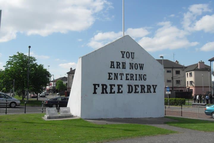 Derry Donegal and Slieve League Private Minivan Tour