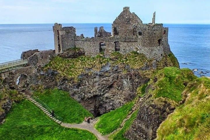 Express Giant's Causeway Private Tour by Luxury Minivan