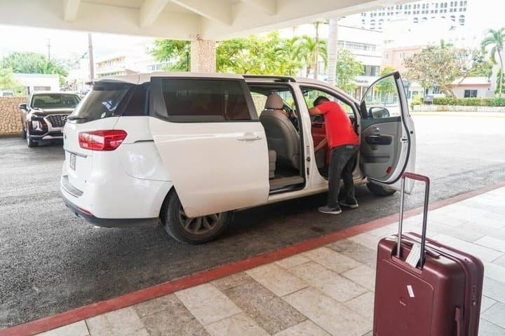 Pvt Transfer from Heathrow Airport - Central London or Vice Versa