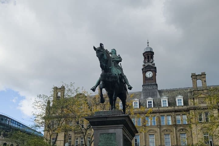 Leeds Self Guided Tour of Grand Arcades and Golden Owls