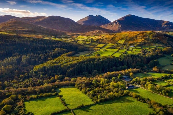 4 Day Private Northern Ireland Tour by Luxury Minivan