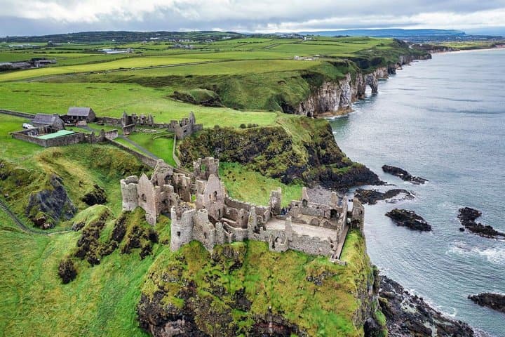 4 Day Private Northern Ireland Tour by Luxury Minivan