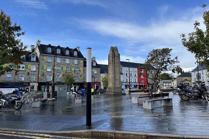 Derry and Donegal Full Day Luxury Minivan Tour