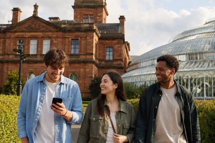 Secrets of Glasgow: Self-Guided Scavenger Hunt & Walking Tour