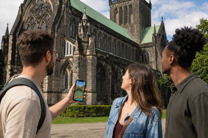 Secrets of Glasgow: Self-Guided Scavenger Hunt & Walking Tour