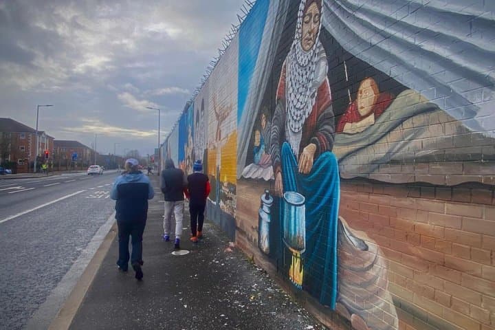 Belfast Political Peace Walls Tour by Luxury Minivan+ transfer