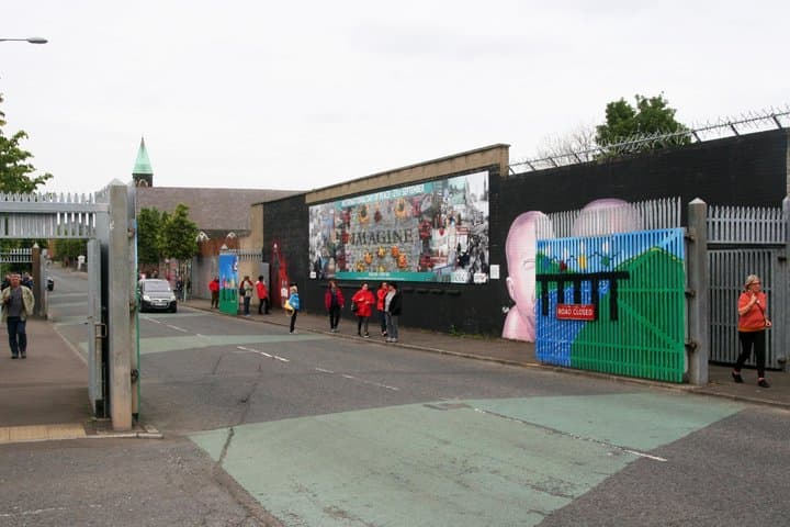 Belfast Political Peace Walls Tour by Luxury Minivan+ transfer