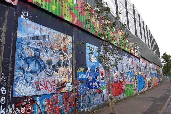 Belfast Political Peace Walls Tour by Luxury Minivan+ transfer