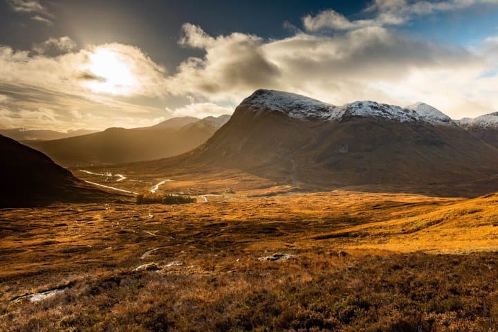 Glasgow: Eilean Donan, Loch Ness & Glenfinnan - 2 Day Tour