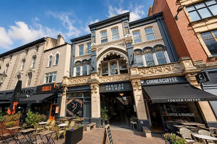Cardiff Self Guided Walking Tour Castle and Arcades Audio Quiz