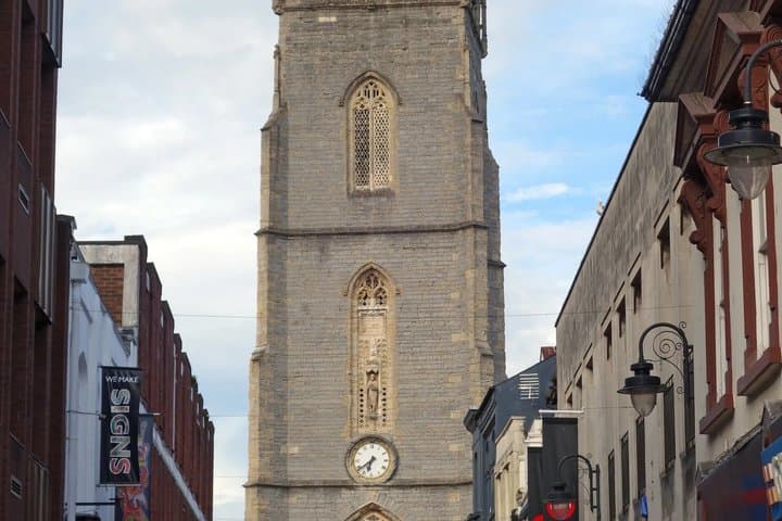 Cardiff Self Guided Walking Tour Castle and Arcades Audio Quiz