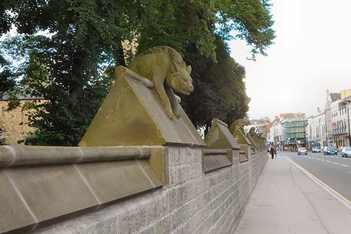 Cardiff Self Guided Walking Tour Castle and Arcades Audio Quiz