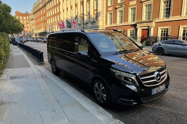 Private Heathrow to Southampton Cruise Transfer Mercedes V Class