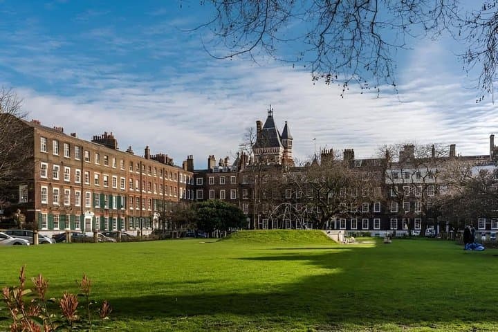 London Walk With Dickens Self Guided Tour