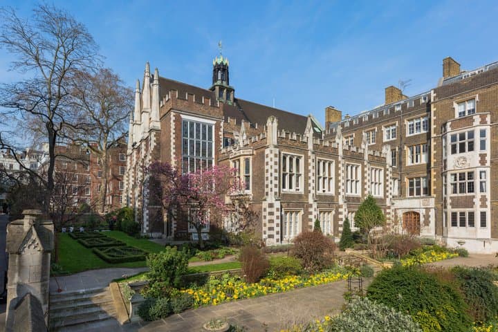 London Walk With Dickens Self Guided Tour