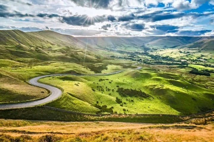 Sheffield Bike Adventure - Explore the City or Famous Landscapes
