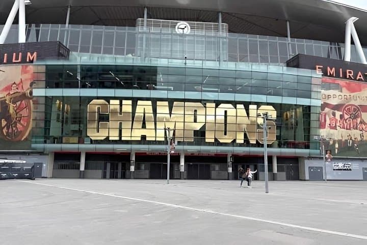 Arsenal Football Walking Tour with TV Producer and Lifelong Fan