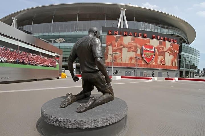 Arsenal Football Walking Tour with TV Producer and Lifelong Fan
