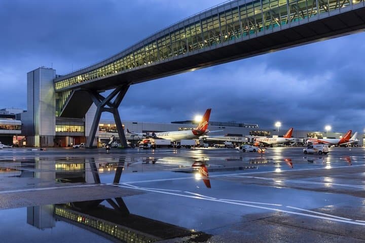 London Gatwick Airport Private Transfer Arrival or Departure