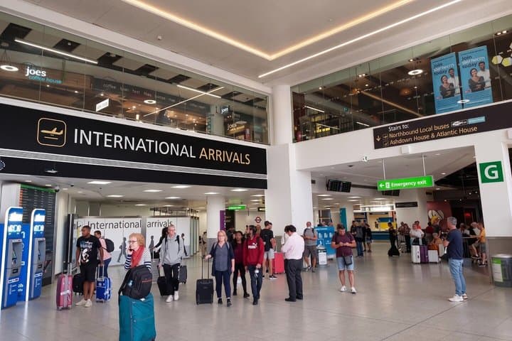 London Gatwick Airport Private Transfer Arrival or Departure