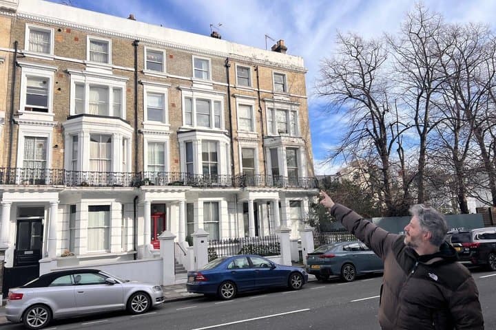 Freddie Mercury Singing and Walking Shared Tour in London