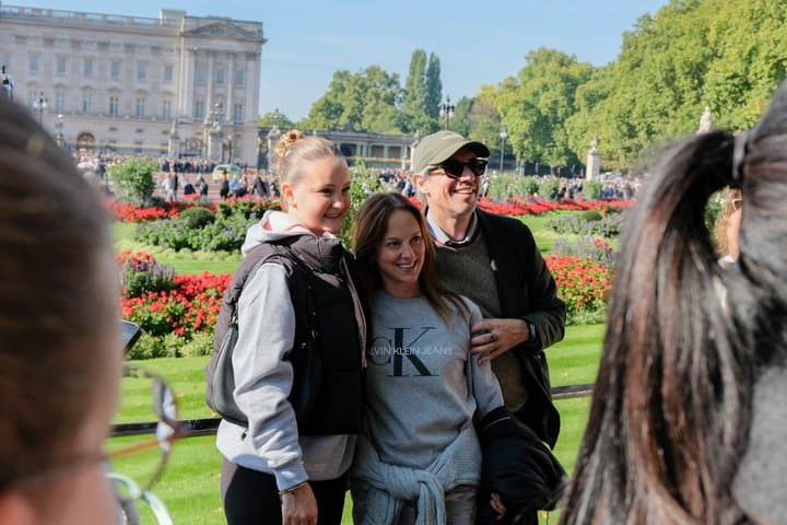 Private Buckingham Palace and Changing of the Guard Walking Tour