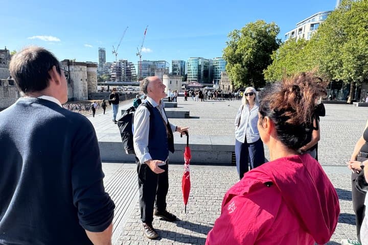 The Tower of London to St Paul's: A City of London Walking Tour