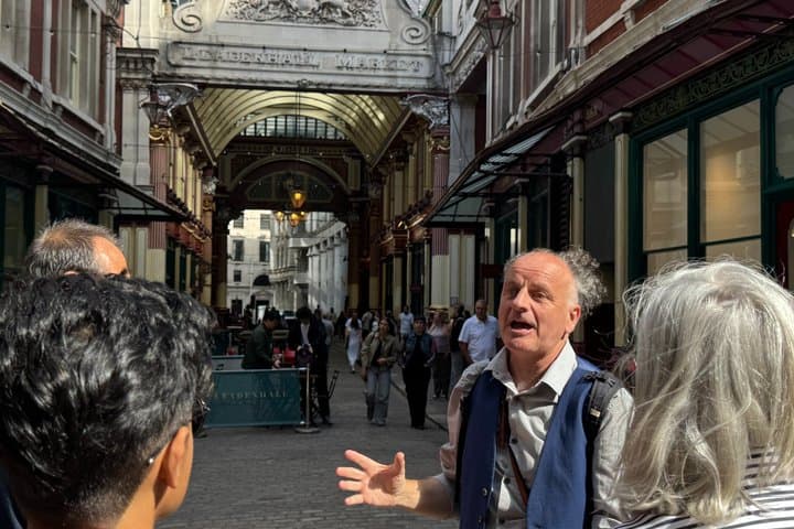 London's Covent Garden Historic Pub Tour
