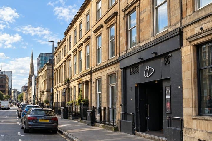 Self-Guided Podcast Tour Glasgow: Amplifiers and Sticky Floors