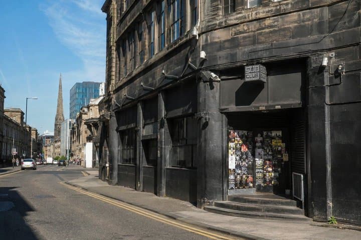Self-Guided Podcast Tour Glasgow: Amplifiers and Sticky Floors